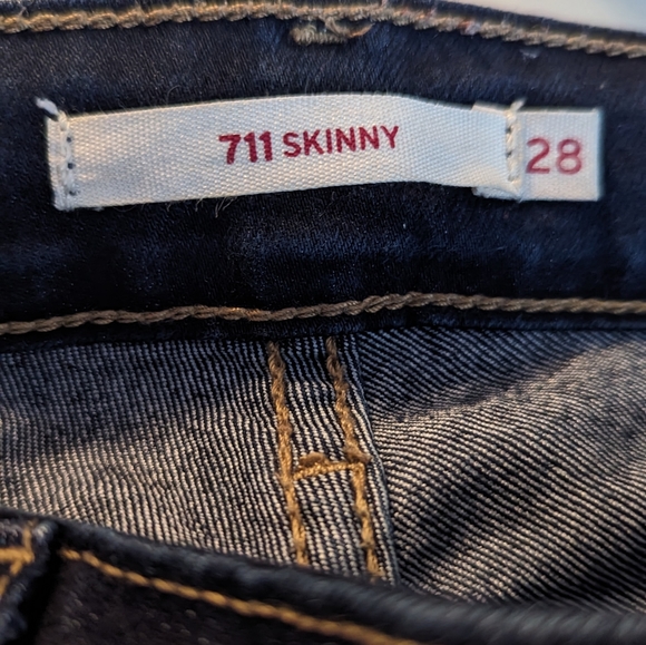 Levi's Jeans,dark wash, size 28 - Picture 3 of 3